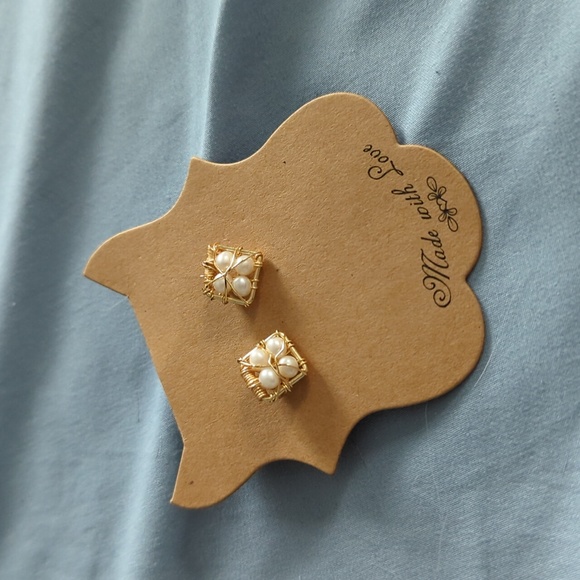 🍍Handmade Wire Wrapped Faux Pearl Earrings 🍍 - Picture 2 of 4